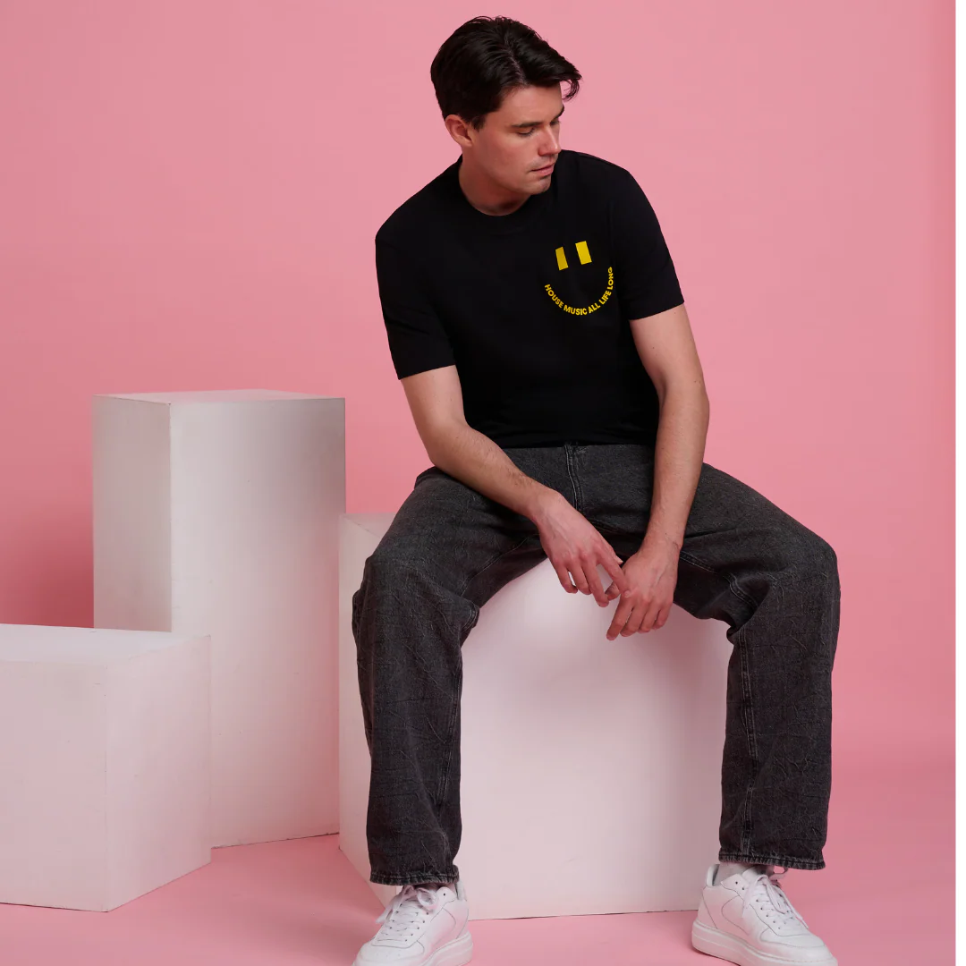 House Music Smile T-Shirt - Image 3